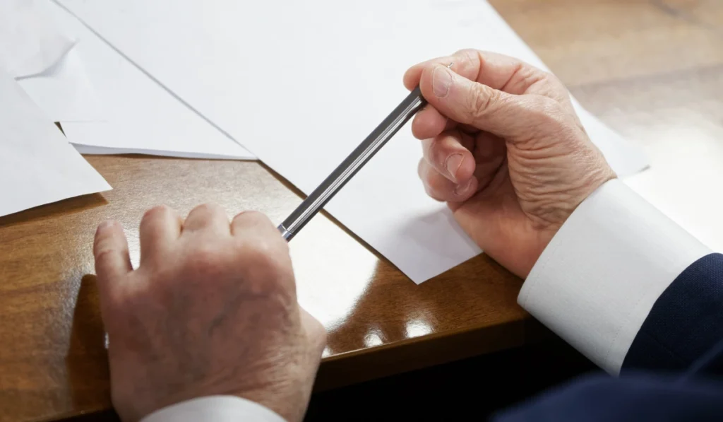 Legal Drafting Adalah: Pengertian, Fungsi, dan Contohnya Tujuan dan fungsi legal drafting