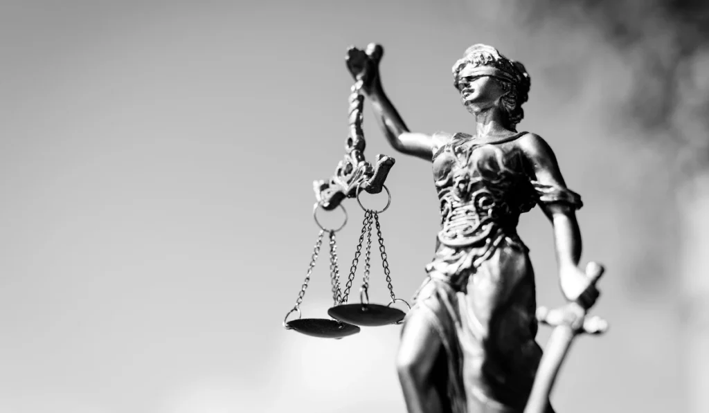 Adagium Adalah: Pengertian, Contoh, dan Fungsinya dalam Hukum dan Kehidupan Sehari-hari Contoh adagium dalam hukum