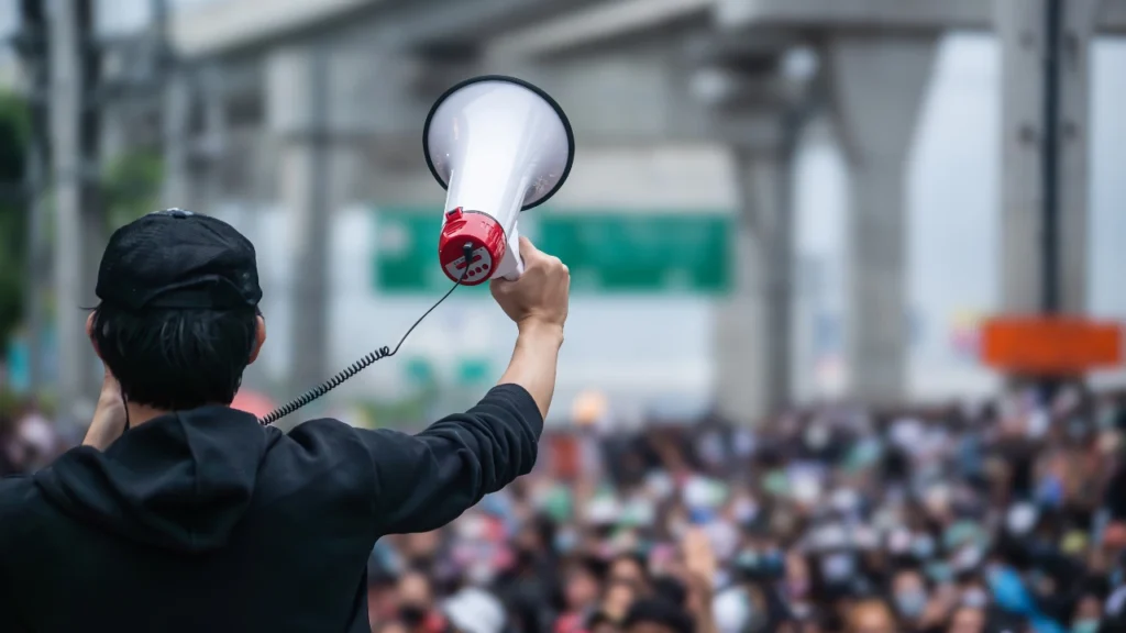 Tantangan dalam penegakan hukum internasional tentang HAM