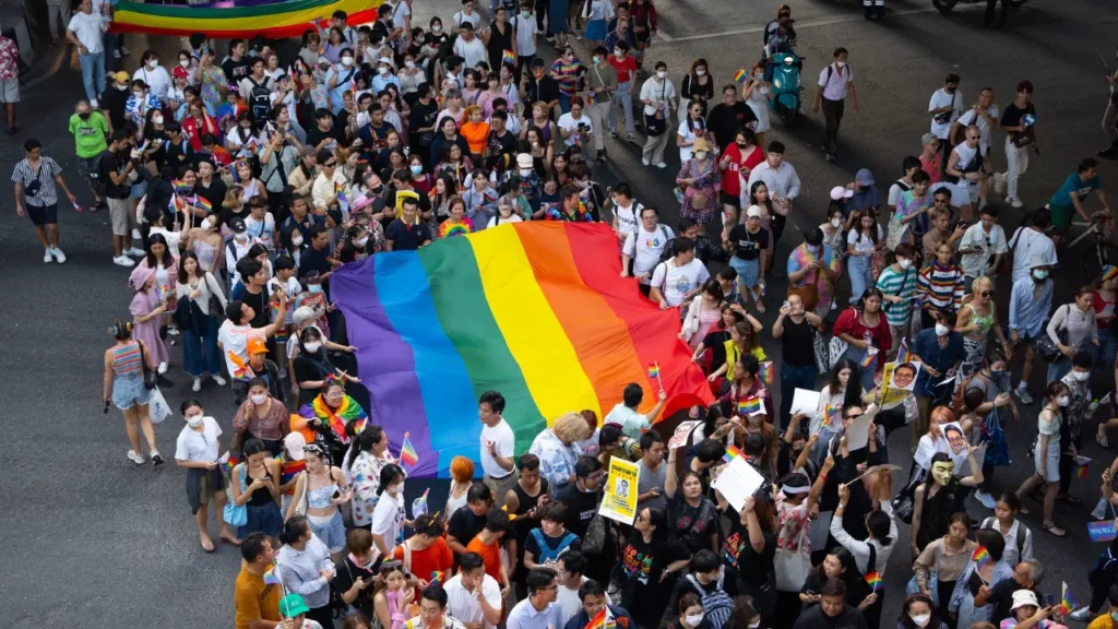 Pride parade atau perayaan pride